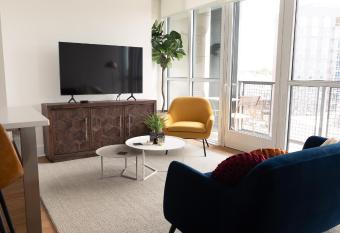 WhyHotel by Placemakr, Union Market has Balcony rooms