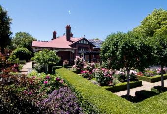 Kyneton Manor House allows 18 year olds to book a room