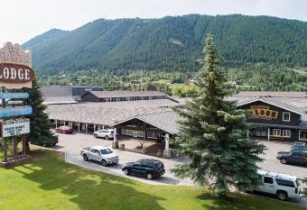 The Virginian Lodge allows 18 year olds to book a room