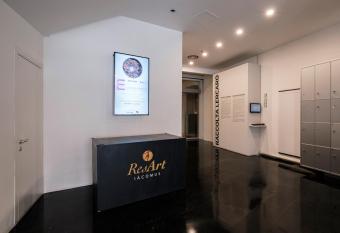 ResArt I  comus has Balcony rooms