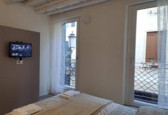 Alla Crosera del Santo has Balcony rooms