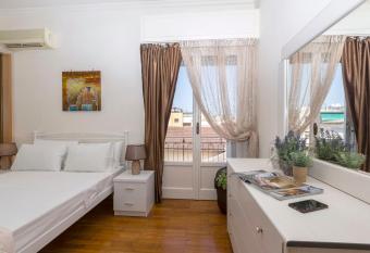 Garitsa Nest allows 18 year olds to book a room