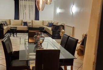 Appartement de 70m2 dans une maison de ville pour 2 personnes has Balcony rooms