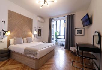 Suites You Gran V  a has Balcony rooms