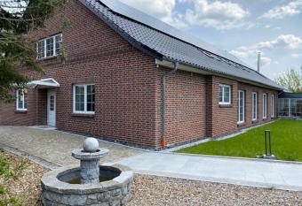 G  stehaus Weinberge allows 18 year olds to book a room