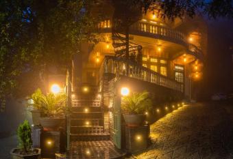 StayVista at Villa 360 - Pet Friendly Property with Alfresco Dining allows 18 year olds to book a room