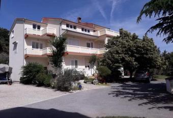 Zvjezdana has Balcony rooms