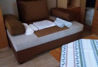 Apartament Nicoleta has Balcony rooms