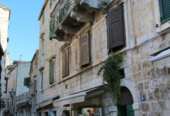 Apartments with a parking space Omis - 19051 has Balcony rooms
