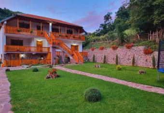 Kuca Stojanovica Topli Do has Balcony rooms