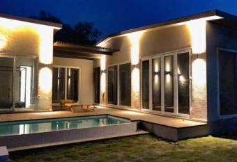 2BHK VILLA IN the LAP OF NATURE has Balcony rooms