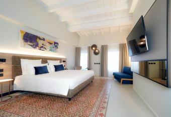 Bergamo INN 21 has Balcony rooms