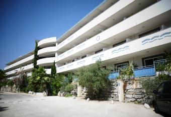 La Ciotat Le Saint Est  ve has Balcony rooms