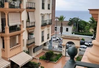 Apartamento Medina allows 18 year olds to book a room