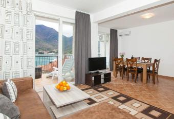 Villa Angel has Balcony rooms