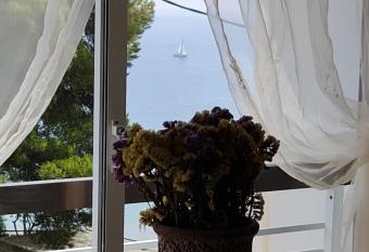 Piso Rosita y Martin allows 18 year olds to book a room