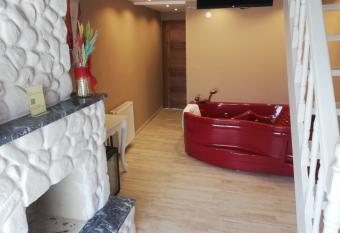 Alesta Butik Otel allows 18 year olds to book a room