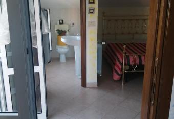 La casa di Apollo allows 18 year olds to book a room