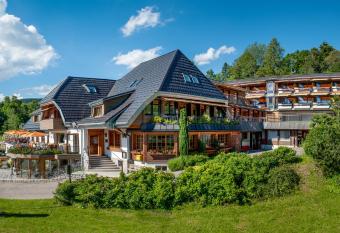 Albtalblick Ihr Wellness- & Wanderhotel has Balcony rooms