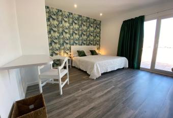 O Largo Rooms has Balcony rooms