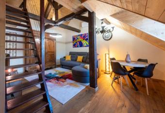 JURA Annecy Rent Lodge allows 18 year olds to book a room