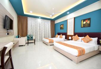 The Sky Imperial- Hotel Gopal Darshan has Balcony rooms