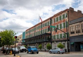 The Marshall House, Historic Inns of Savannah has Balcony rooms