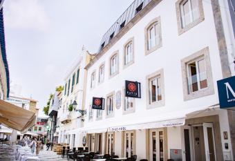 Kavia Hotel do Largo has Balcony rooms