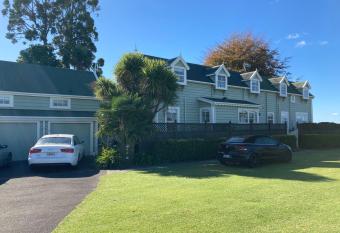 Taiparoro House allows 18 year olds to book a room