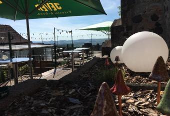 Hotel Gasthaus Felseneck has Balcony rooms