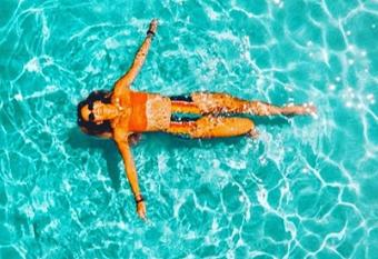 Suite Royale- SPA - Jacuzzi - Sauna - Massage - 2 Double Rooms - 4 SAISONS - Piscine Chauff  e Toute l ann  e - POOL VIEW - Heated POOL -800m City Centre has Balcony rooms