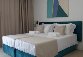 9 apartments has Balcony rooms