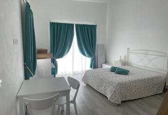 VILLA IRMA allows 18 year olds to book a room