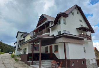 Vila Fra  ii Jderi has Balcony rooms