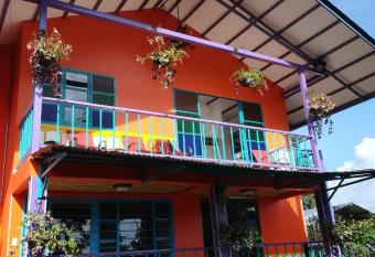 Finca San Miguel Filandia allows 18 year olds to book a room