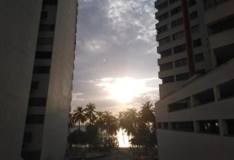 RODADERO CARIBEAN 213 has Smoking rooms