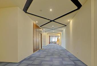 Townhouse 446 Vista Suites allows 18 year olds to book a room