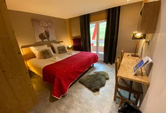 Myst  re has Balcony rooms