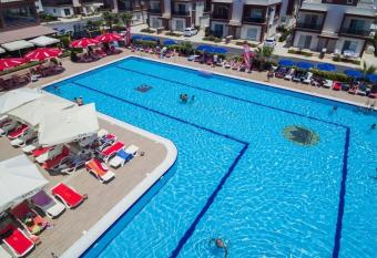             , Iskele, Long Beach, Royal Sun Residenz allows 18 year olds to book a room