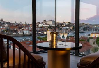 Hilton Porto Gaia allows 18 year olds to book a room