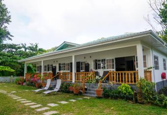 Villa Charette-Self Catering Villas has Balcony rooms