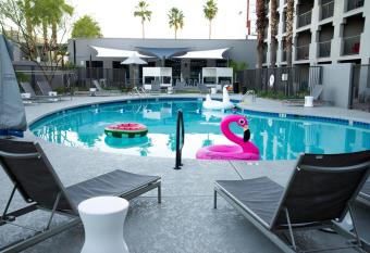 Moxy Phoenix Tempe/Asu Area has Balcony rooms
