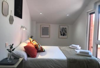 INSIDEHOME Apartments - La Casita de   lex allows 18 year olds to book a room