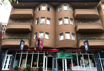 Hotel Park allows 18 year olds to book a room