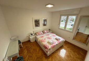 Apartman PARK has Balcony rooms