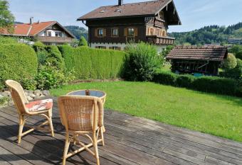 Ferienwohnung Am Winkelbach allows 18 year olds to book a room