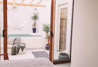 Ronda City Wall Apartments with Private Pool allows 18 year olds to book a room