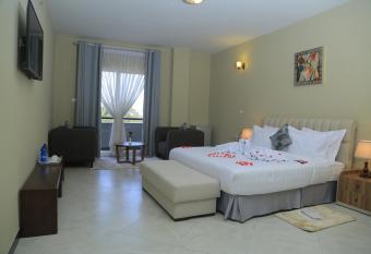 Daisy Hotel has rooms with a private hot tub