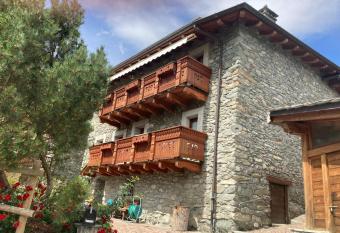 La vecchia scuola has Balcony rooms