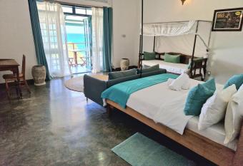 Archipelago Waterfront has Balcony rooms